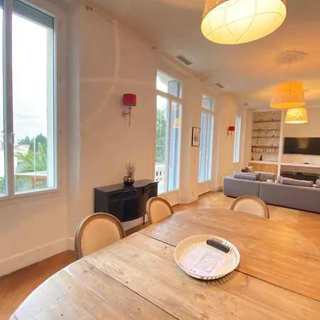 06bi - Beautiful With Garden And Terrace *